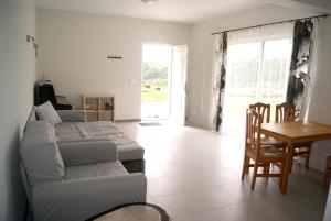 2 bedrooms house at Horta 800 m away from the beach with sea view enclosed garden and wifi