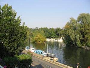 Gallery image of Uno Thames Riverside Hotel in Maidenhead