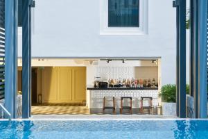 Bazén v ubytování Mai House Saigon Hotel nebo v jeho okolí