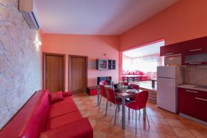 Kuchyň nebo kuchyňský kout v ubytování Apartments Karen