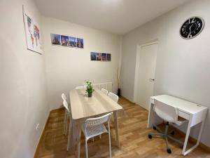 Fotografia z galérie ubytovania Comfortable renovated flat, WiFi! v destinácii Badalona