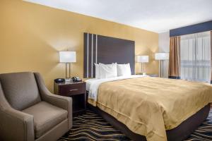 Postel nebo postele na pokoji v ubytování Quality Inn West Fort Worth + 23 fotografií