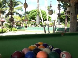 Ein Billardtisch in der Unterkunft Coco Lanta Resort - SHA Extra Plus