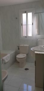 Kúpeľňa v ubytovaní Apartamentos Nerja Bahia