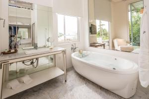 Koupelna v ubytování Felissimo Exclusive Hotel
