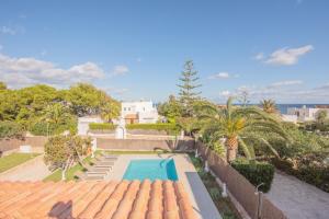 Basen w obiekcie Villa Menorca 16 lub w pobliżu