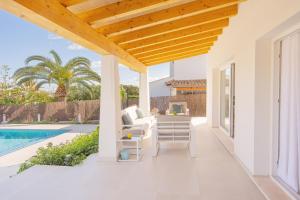 Basen w obiekcie Villa Menorca 16 lub w pobliżu