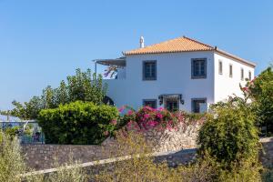 The building in which A villát is located