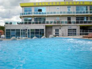 Bazén v ubytování Hotel Fortuna nebo v jeho okolí