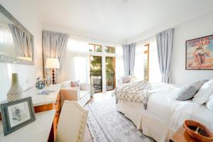 Кровать или кровати в номере Zane Grey Pueblo Hotel