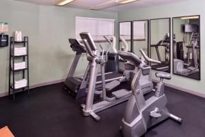 Fitness centrum a/nebo fitness zařízení v ubytování The Coho Oceanfront Lodge