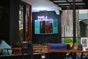 Foto Bandungis asuva majutusasutuse THE 1O1 Bandung Dago galeriist