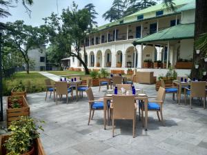 Restaurace v ubytování Hotel Pine Retreat Mallroad