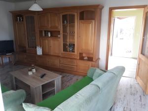 O zonă de relaxare la Ferienwohnung - Waldwichtel