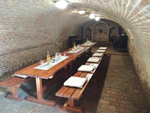 Reštaurácia alebo iné gastronomické zariadenie v ubytovaní Penzion U Kapitána