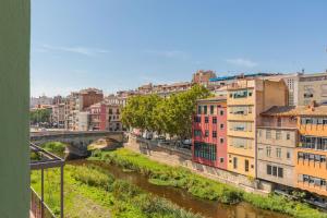 Nespecifikovaný výhled na destinaci Girona nebo výhled na město při pohledu z apartmánu