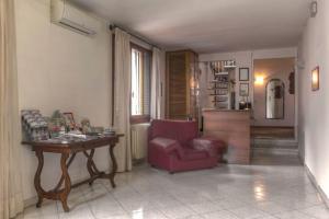 A seating area at Hotel Aldobrandini Még 14 kép