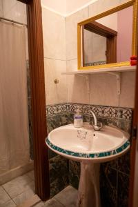 Ένα μπάνιο στο B&B Petra Fig Tree Villa +36 φωτογραφίες