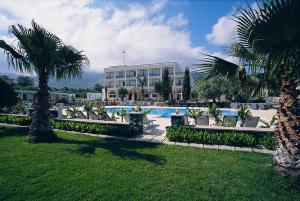 Afbeelding uit fotogalerij van Altinkaya Holiday Resort in Kyrenia