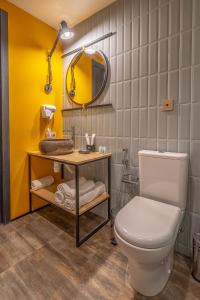 Ванная комната в Tbilisi Story Hotel