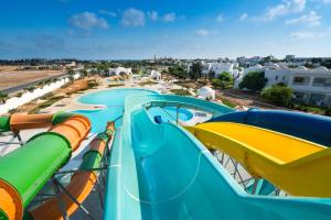 Bazén v ubytování Iliade Aqua Park - All Inclusive nebo v jeho okolí