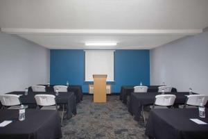 The business area and/or conference room at Baymont by Wyndham Jefferson City