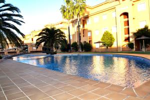 Imagen de la galería de Palm Beach, 2 dormitorios, playa 50m, by Bookindenia, en Denia