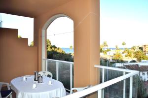 Imagen de la galería de Palm Beach, 2 dormitorios, playa 50m, by Bookindenia, en Denia