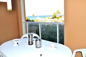 Imagen de la galería de Palm Beach, 2 dormitorios, playa 50m, by Bookindenia, en Denia