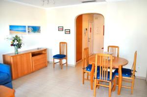 Imagen de la galería de Palm Beach, 2 dormitorios, playa 50m, by Bookindenia, en Denia 19 fotos más