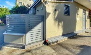 a door on the side of a house at B&B Il Vicoletto in Castellammare di Stabia