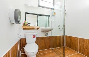 Un baño de Phi Phi Chang Grand Resort