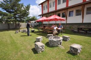 Hostia v ubytovaní Kalcit Tourist Motel