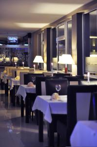 En restaurant eller et andet spisested på Hotel Pojezierze