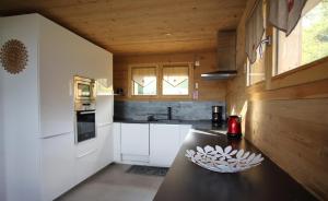 Cucina o angolo cottura di Chalet 10 Pers aux Carroz (CH719)