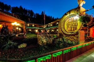 Zahrada ubytování Cedar Wood Inn