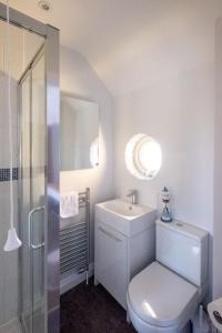 Ένα μπάνιο στο Pigwig Cottage, Thorpeness