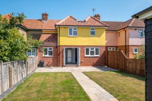 Το κτήριο όπου στεγάζεται  η παραθεριστική κατοικία