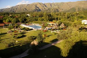 Blick auf El Cortijo Apart - Hotel aus der Vogelperspektive