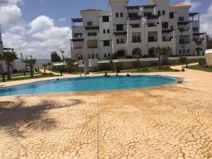 Bazén v ubytování Maha Beach Cabo Negro Duplex 6 person nebo v jeho okolí