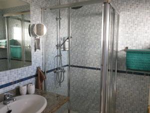 Koupelna v ubytování Luxury Apartamento Luz de Mar Complejo Playa Roca