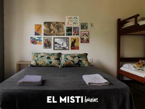 Cama o camas de una habitación en El Misti Hostel & Suítes Buzios