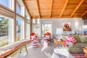 Gallery image of Chapman Point Cannon Beach Home with hot-tub in Cannon Beach