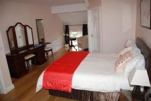 Gallery image of O'Briens Cashel Lodge in Cashel