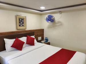 Postel nebo postele na pokoji v ubytování Hotel Happyland