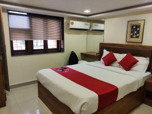 Postel nebo postele na pokoji v ubytování Hotel Happyland