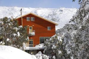Summit Ridge Alpine Lodge зимой