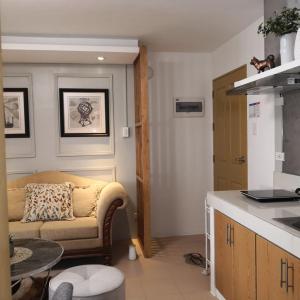 Η κουζίνα ή μικρή κουζίνα στο 614 Anabelle Residence at Marina Spatial Condominium
