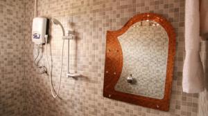 A bathroom at Riverside Resort Hotel Kabale