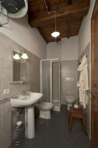 Et badeværelse på Castello di Pratelli